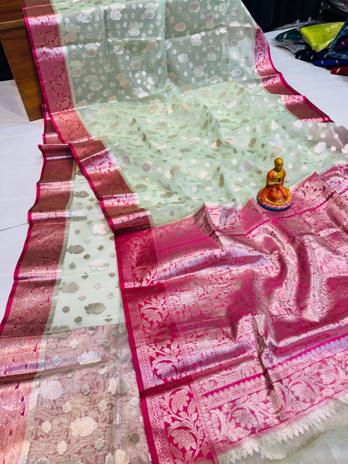 Luxury Handwoven Muslin Organza Saree – Green Serenity with Rani Grandeur