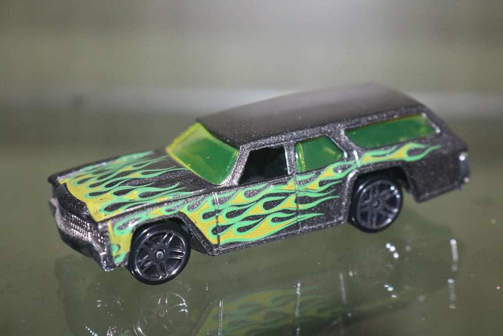 Die-Cast Pickup Metal Truck Toy Car {Random Caracter} - 10876