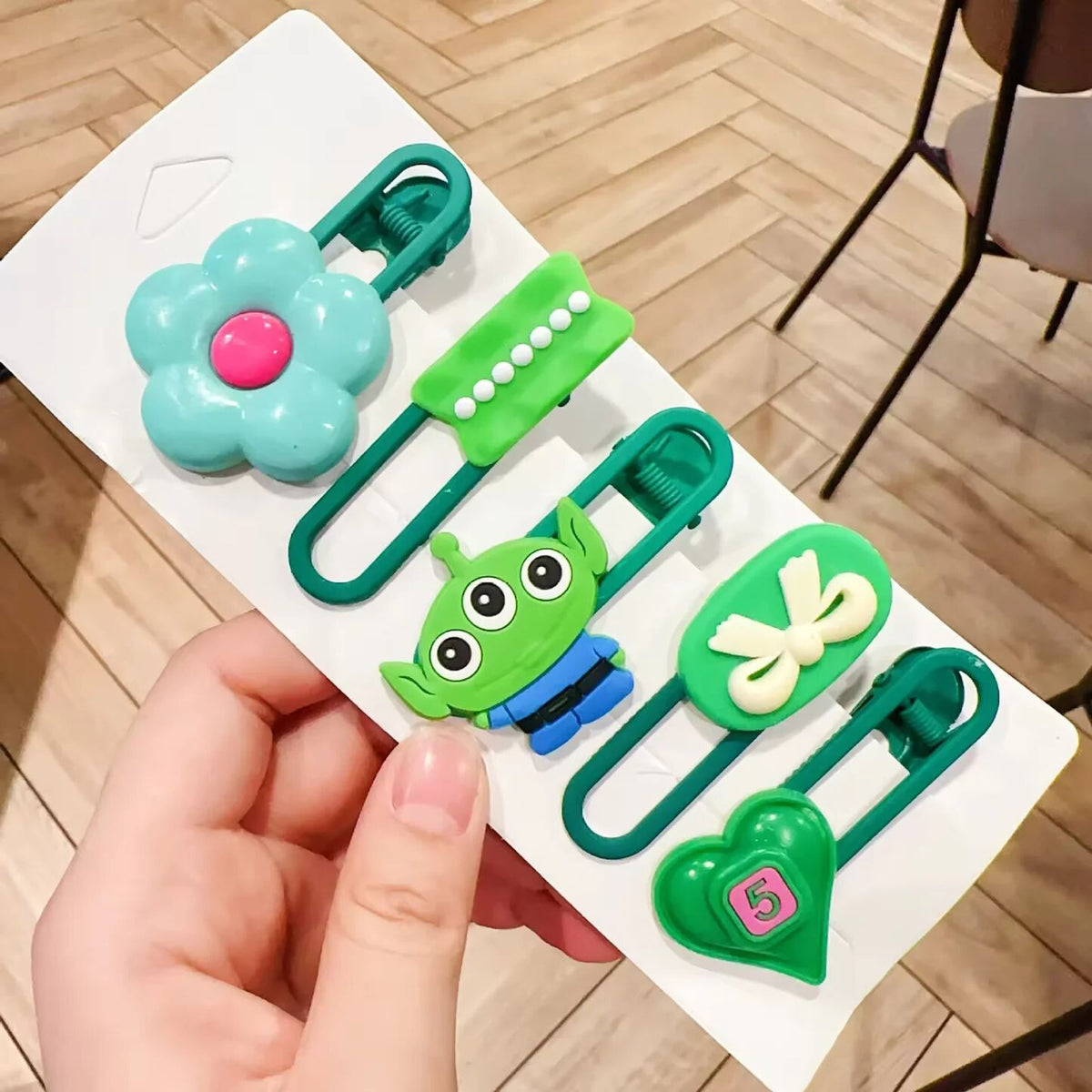 Girls Hair Clips Set, Set of 6  Random Theme, Cute Cartoon Characters, Flower and Bunny Designs