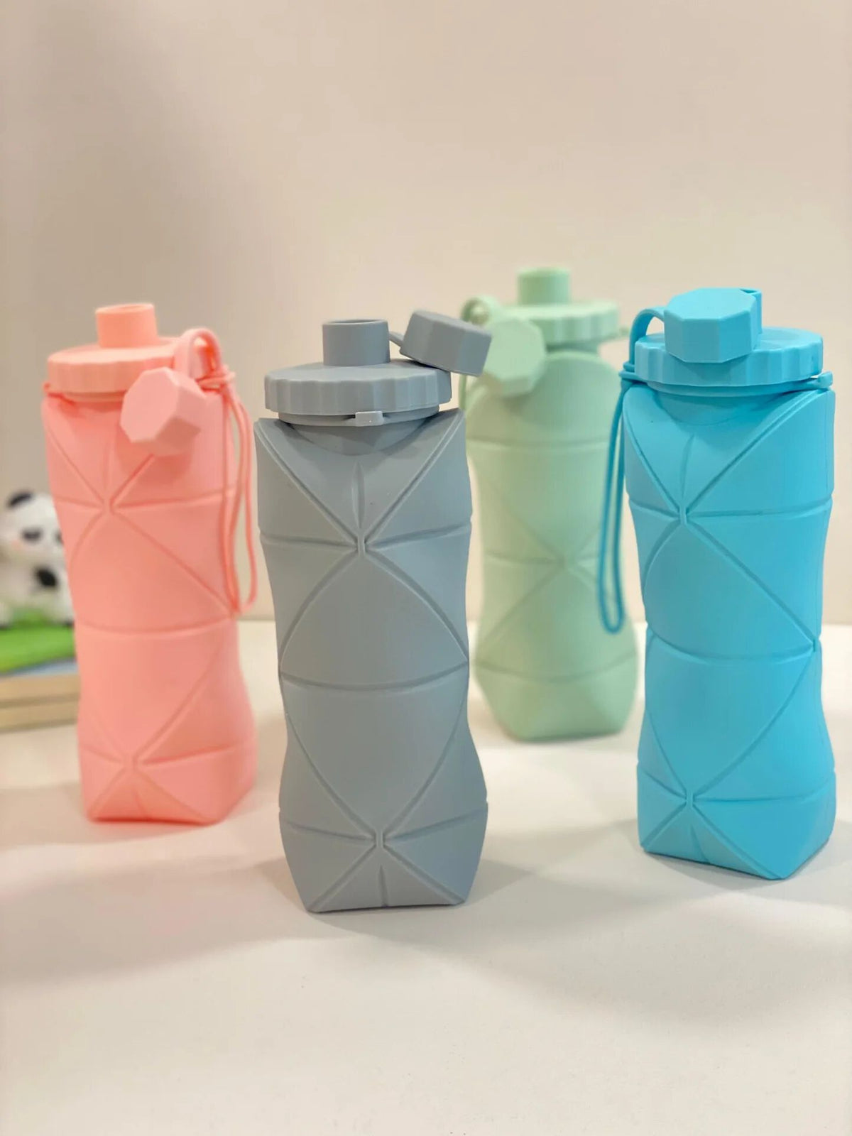 Silicone Water Bottle for kids, Leak-proof Bottle Cap with Safety Rope BPA Free Foldable Water Bottle