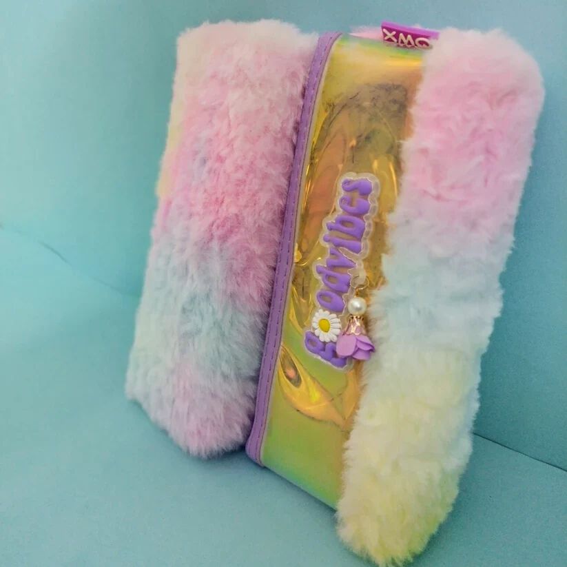Unique fur pencil pouch {Multicolour}