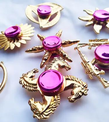 {1 Pcs} Random Design Gold Finger Hand Spinner Fidget Spinner