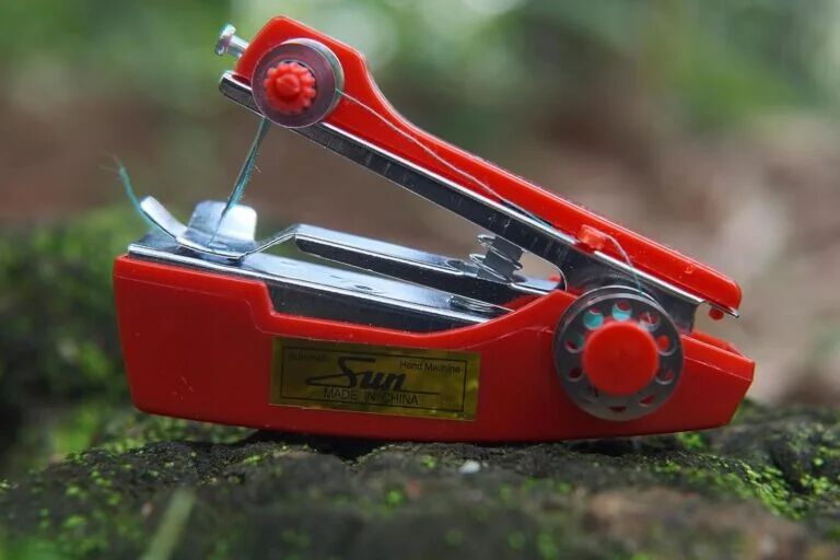Portable Mini Manual Stapler Style Hand Sewing Machine