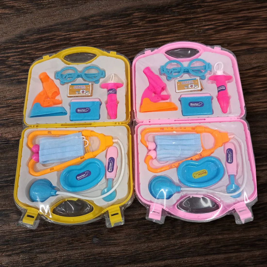 Plastic docter Set Pretend Play / 10 pcs Equipment / Kids Will Love Imaginary Play Set {Random Color}