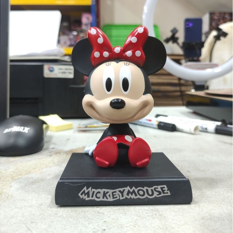 Stylish Mini Showpiece | Car Dashboard Mobil Stand Decoration | Office Desk & Home Decor Figurine | Gift Item - 20592